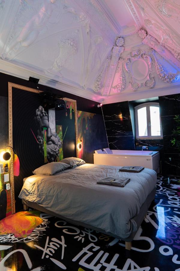 Capsule Art Deco - Jacuzzi - Netflix - Home Cinema - Arcade De Jeux & Nintendo Switch - 2 Chambres - Filet Suspendu Valenciennes Exteriör bild