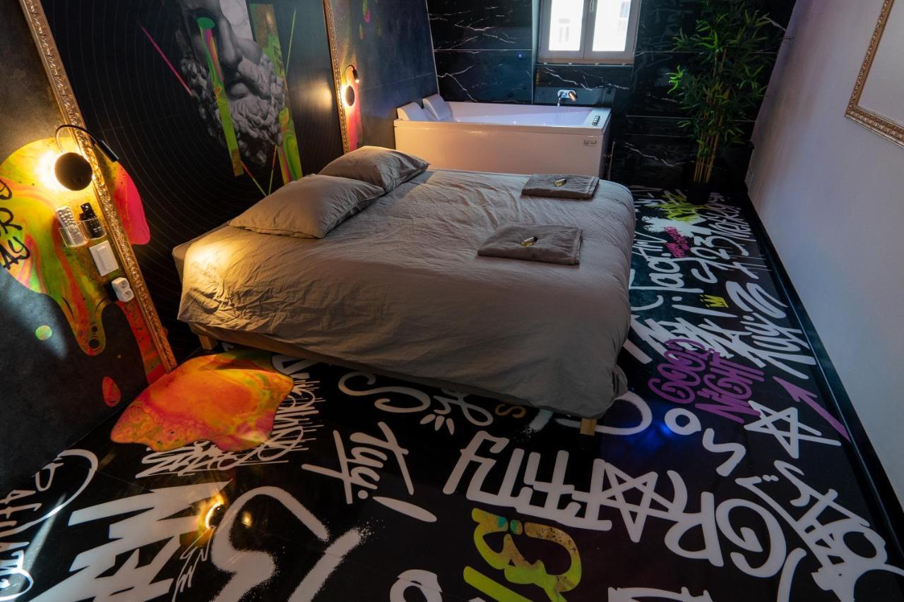 Capsule Art Deco - Jacuzzi - Netflix - Home Cinema - Arcade De Jeux & Nintendo Switch - 2 Chambres - Filet Suspendu Valenciennes Exteriör bild