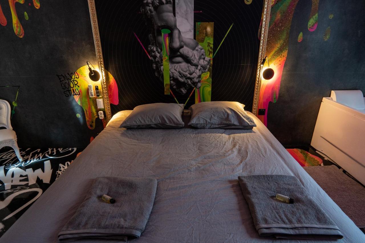 Capsule Art Deco - Jacuzzi - Netflix - Home Cinema - Arcade De Jeux & Nintendo Switch - 2 Chambres - Filet Suspendu Valenciennes Exteriör bild