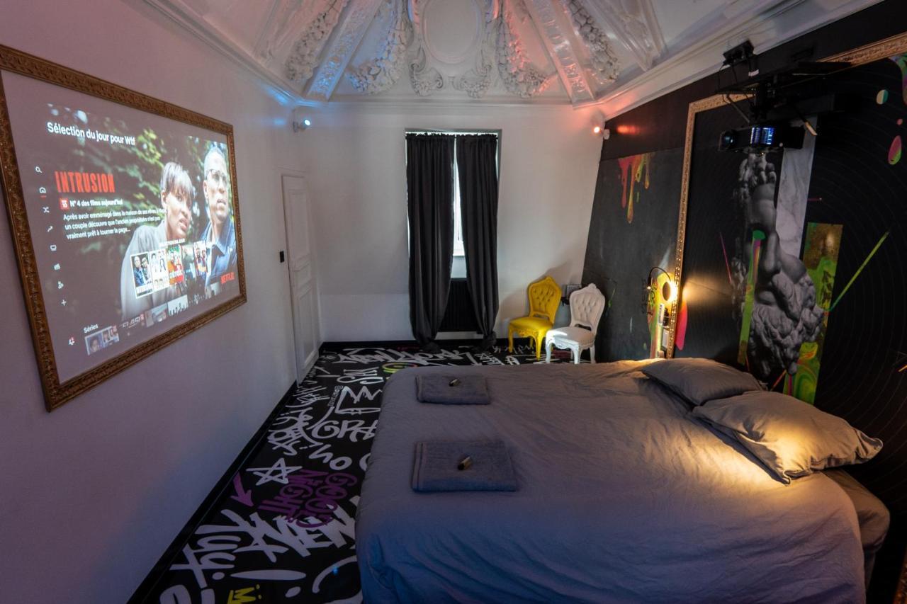Capsule Art Deco - Jacuzzi - Netflix - Home Cinema - Arcade De Jeux & Nintendo Switch - 2 Chambres - Filet Suspendu Valenciennes Exteriör bild