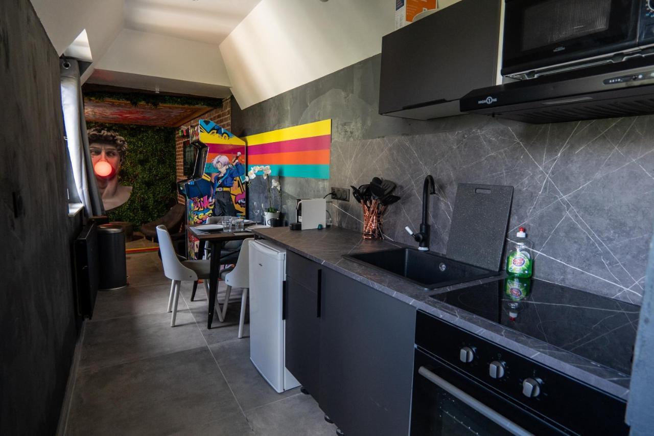Capsule Art Deco - Jacuzzi - Netflix - Home Cinema - Arcade De Jeux & Nintendo Switch - 2 Chambres - Filet Suspendu Valenciennes Exteriör bild