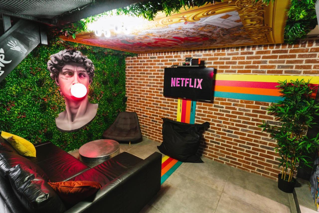 Capsule Art Deco - Jacuzzi - Netflix - Home Cinema - Arcade De Jeux & Nintendo Switch - 2 Chambres - Filet Suspendu Valenciennes Exteriör bild