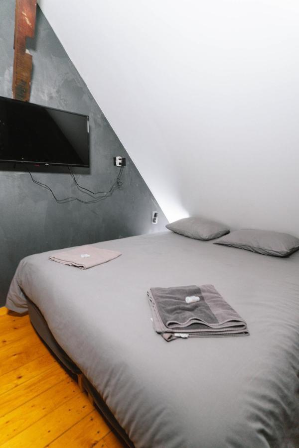Capsule Art Deco - Jacuzzi - Netflix - Home Cinema - Arcade De Jeux & Nintendo Switch - 2 Chambres - Filet Suspendu Valenciennes Exteriör bild